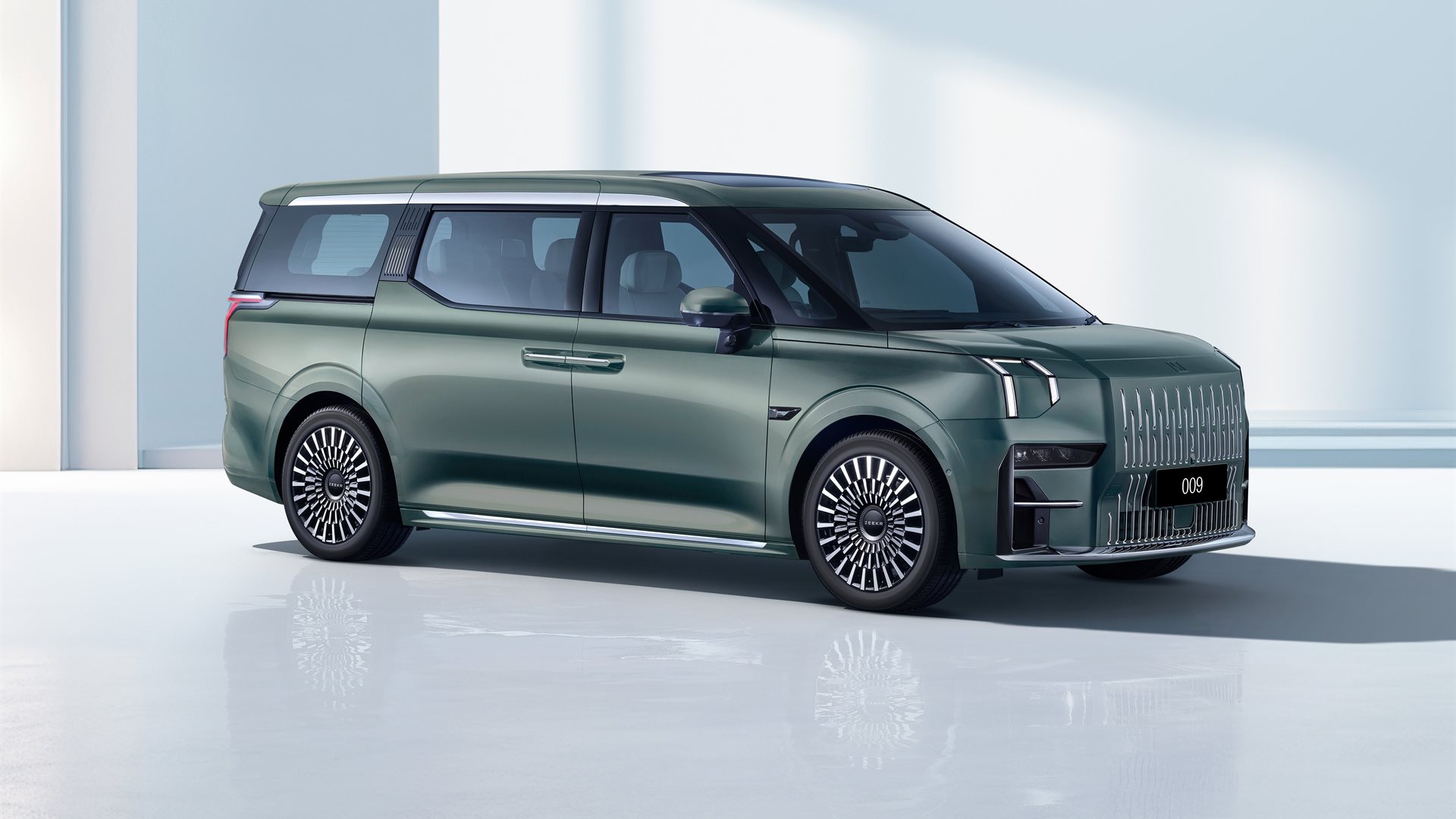 ZEEKR 009